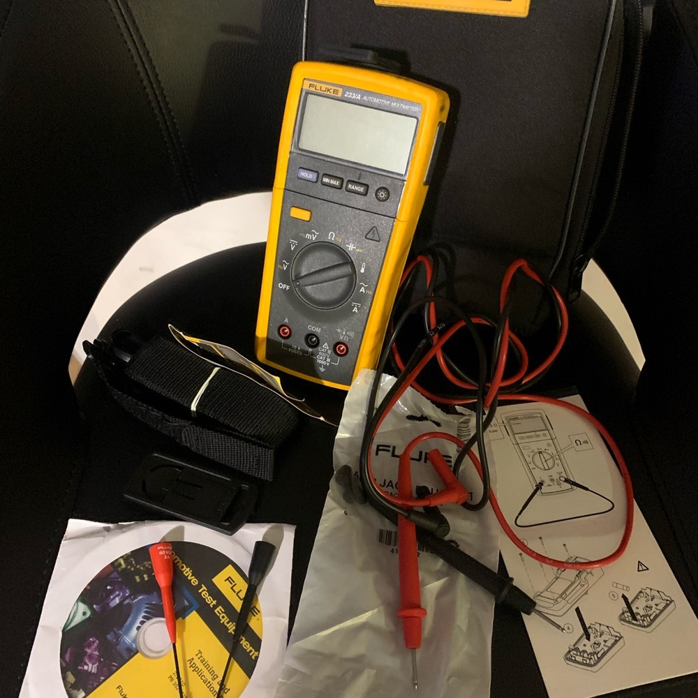 Fluke 233/akit Remote Display Multimeter